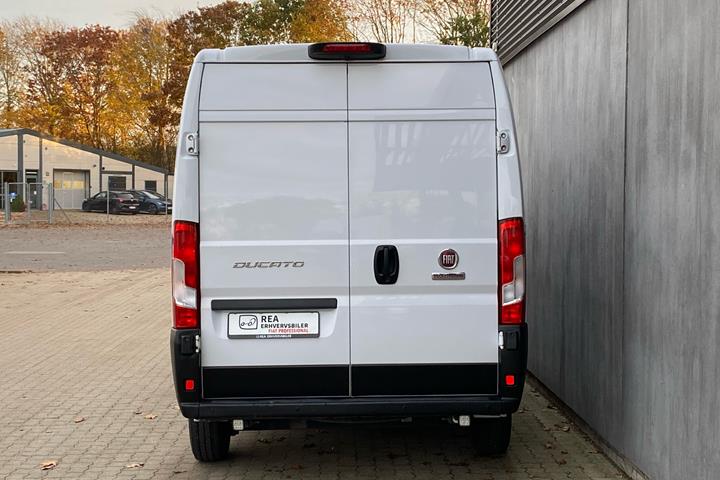 Hvid Fiat Ducato fra 2021