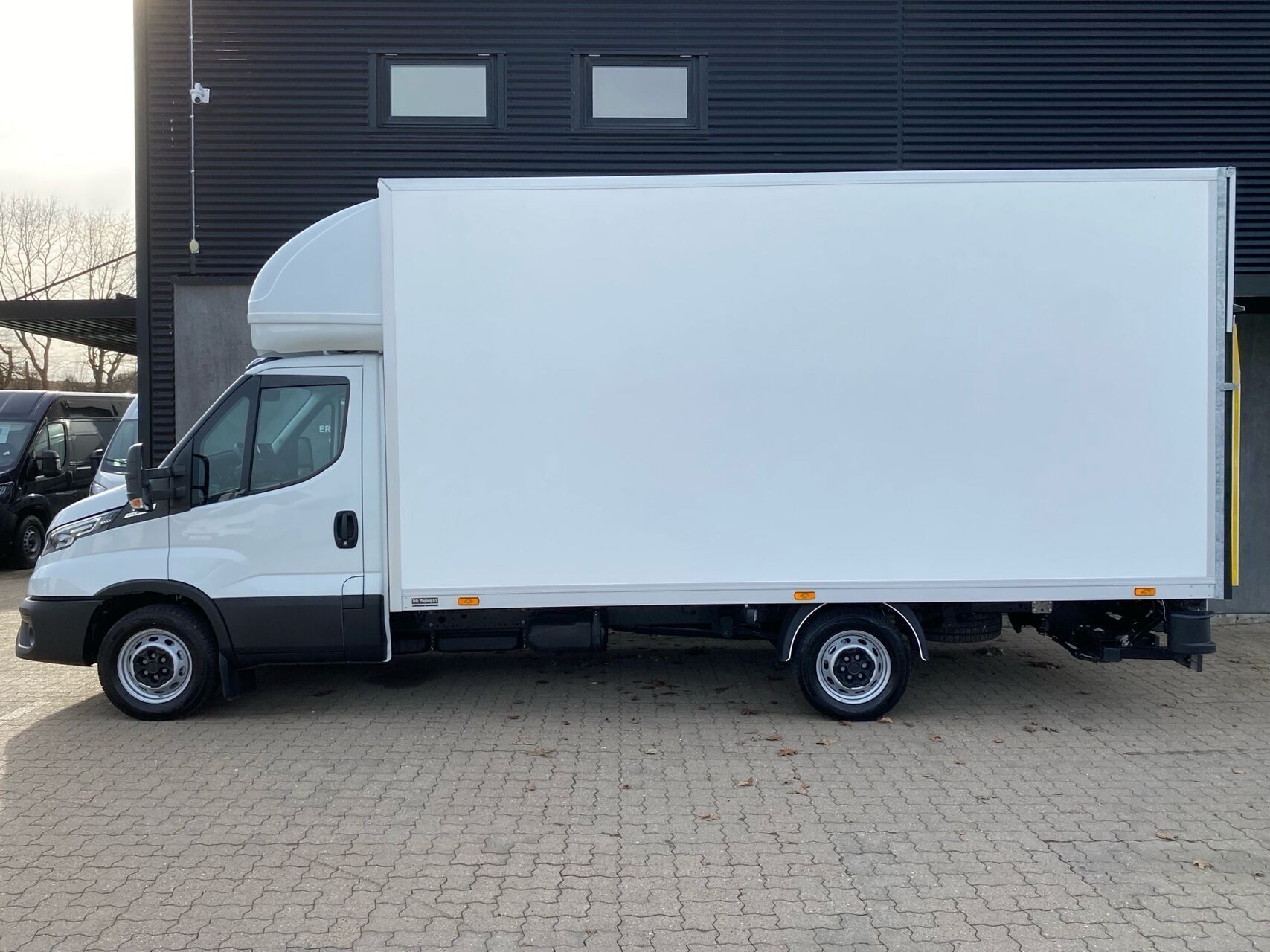 Iveco Daily 3,0 35S18 4200mm D 180HK Ladv./Chas. 8g Aut.
