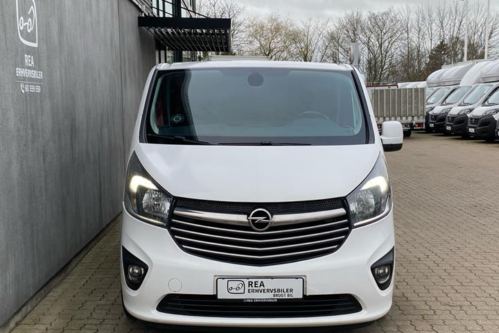 Hvid Opel Vivaro fra 2015