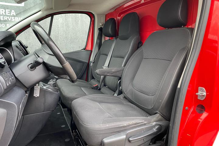 Hvid Opel Vivaro fra 2015