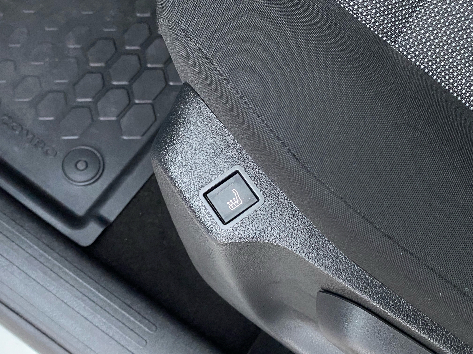 Hvid Opel Combo fra 2019