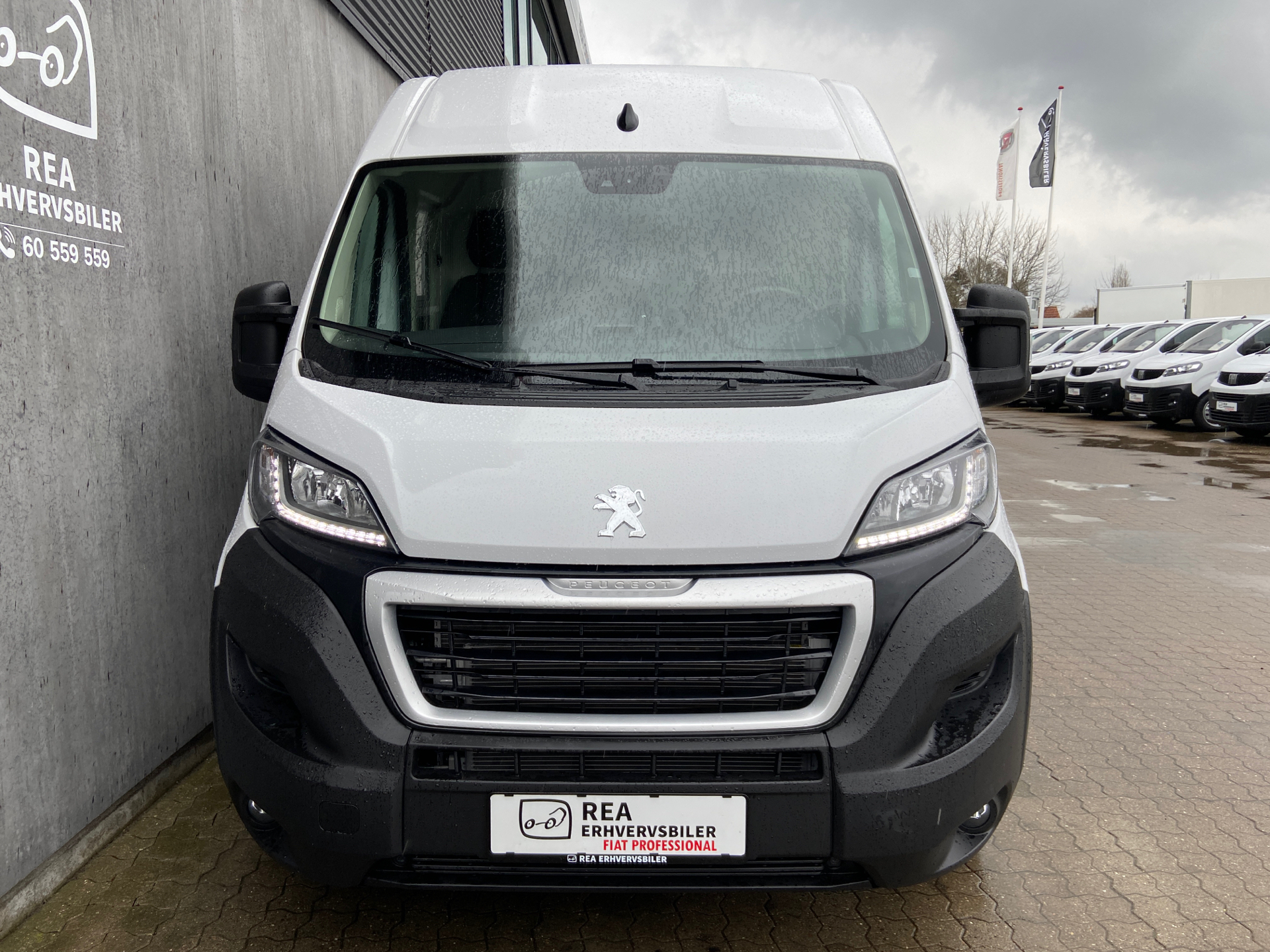 Hvid Peugeot Boxer fra 2024