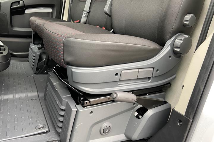 Hvid Peugeot Boxer fra 2024