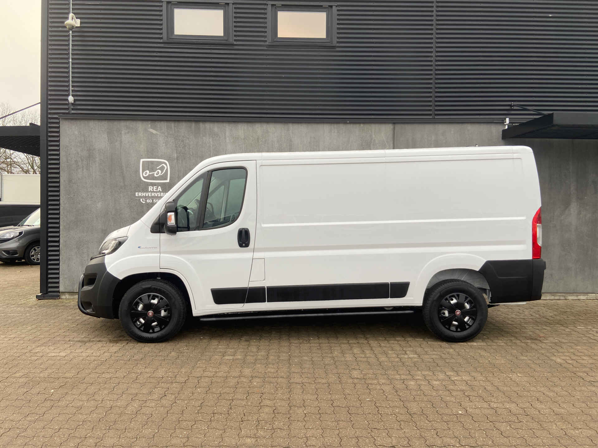 Fiat E-Ducato 35 Maxi L2H1 EL 122HK Van Aut.