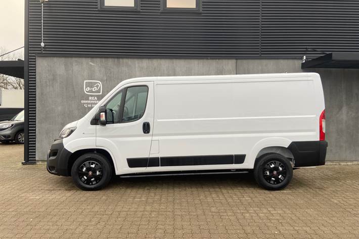 Hvid Fiat E-Ducato fra 2021