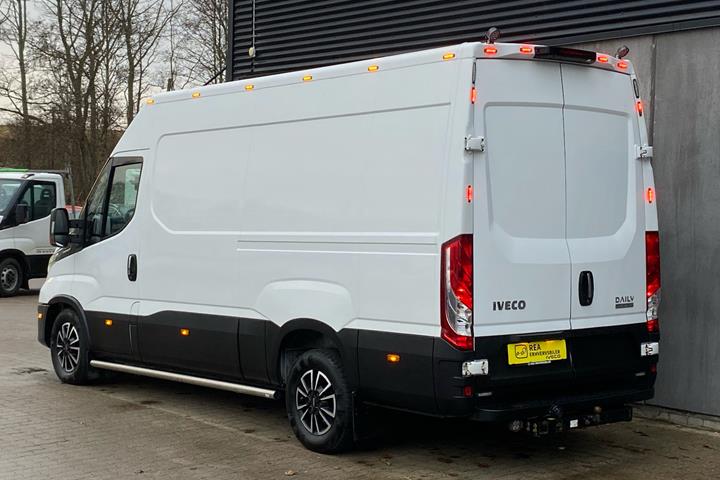 Hvid Iveco Daily fra 2021