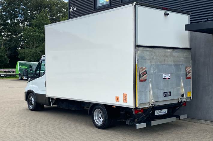 Hvid Iveco Daily fra 2021