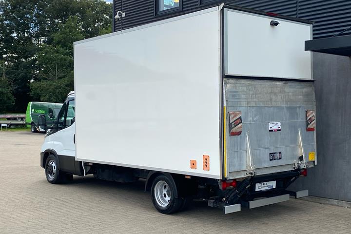 Hvid Iveco Daily fra 2021