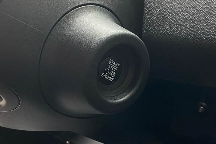 Grå Fiat Ducato fra 2027