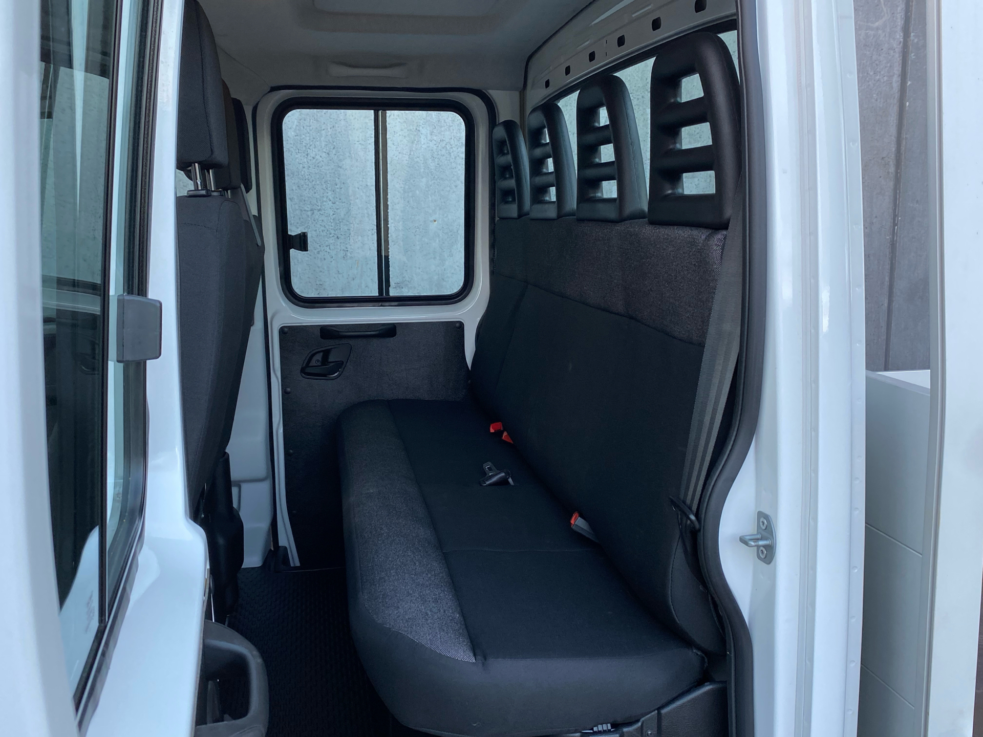 Hvid Iveco Daily fra 2025