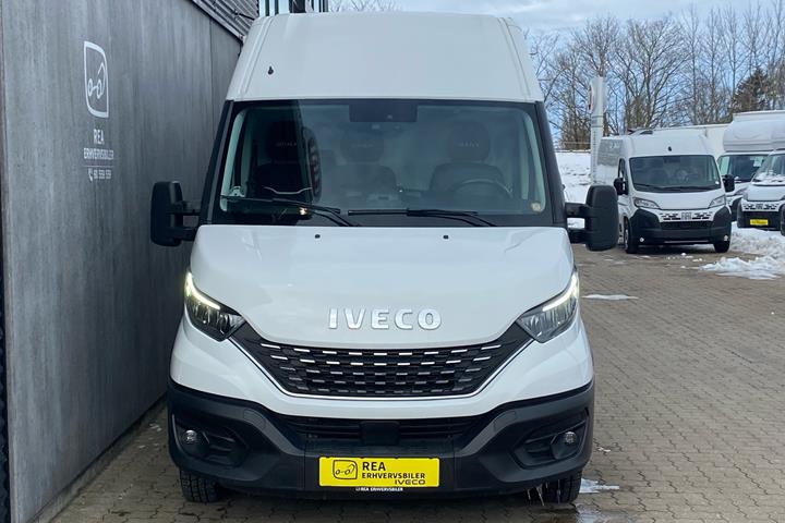 Hvid Iveco Daily fra 2021