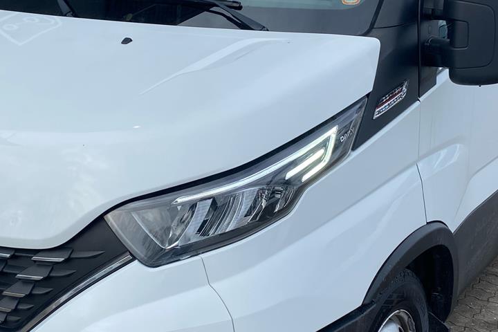 Hvid Iveco Daily fra 2021