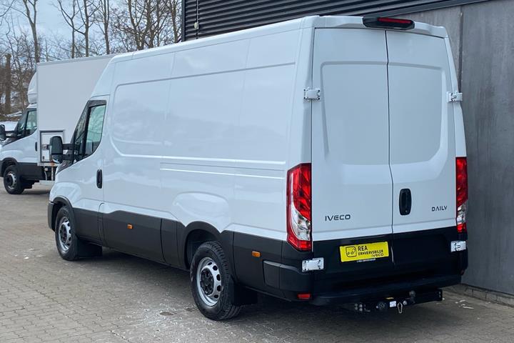 Hvid Iveco Daily fra 2025
