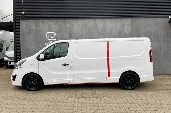 Hvid Opel Vivaro fra 2015