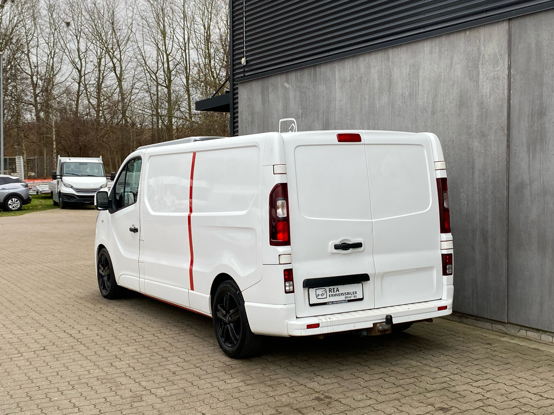 Hvid Opel Vivaro fra 2015