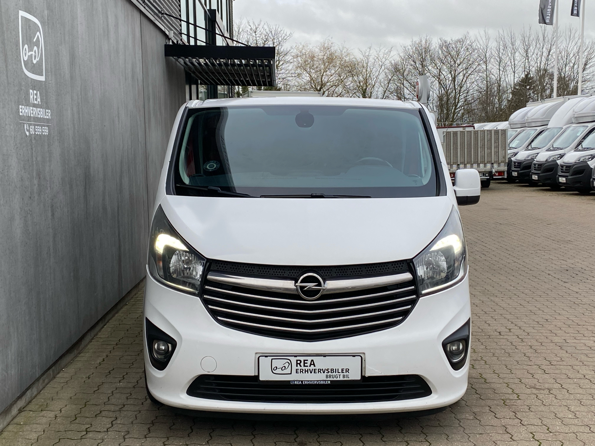 Hvid Opel Vivaro fra 2015