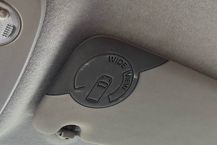 Hvid Opel Vivaro fra 2015