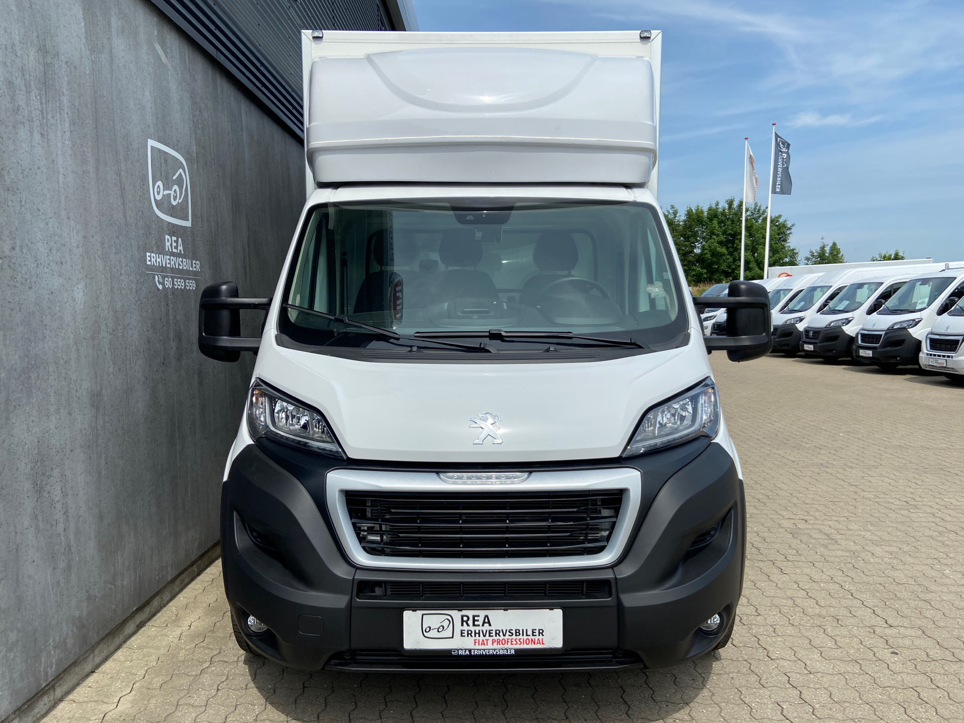 Hvid Peugeot Boxer fra 2023