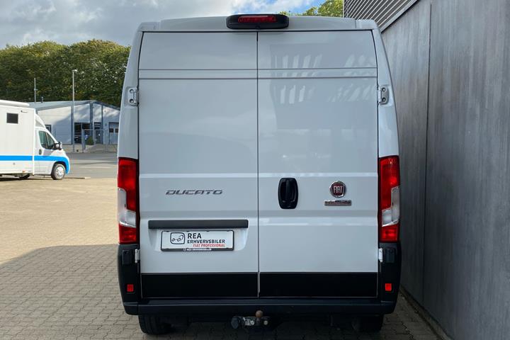 Hvid Fiat Ducato fra 2023