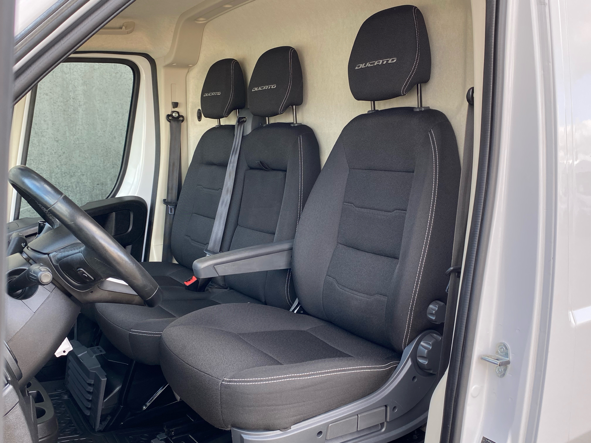 Hvid Fiat Ducato fra 2023