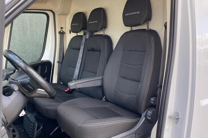 Hvid Fiat Ducato fra 2023