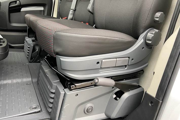 Hvid Peugeot Boxer fra 2024