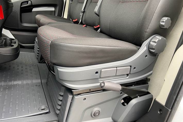 Hvid Peugeot Boxer fra 2023