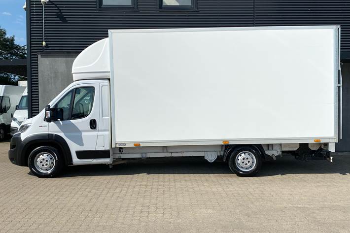 Hvid Fiat Ducato fra 2019