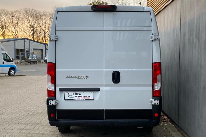 Hvid Fiat Ducato fra 2021