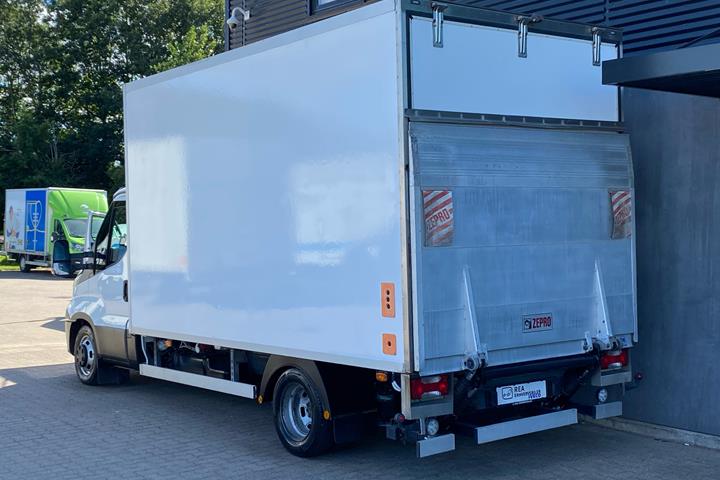 Hvid Iveco Daily fra 2016