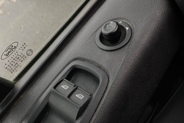 Rød Ford Transit Custom fra 2013