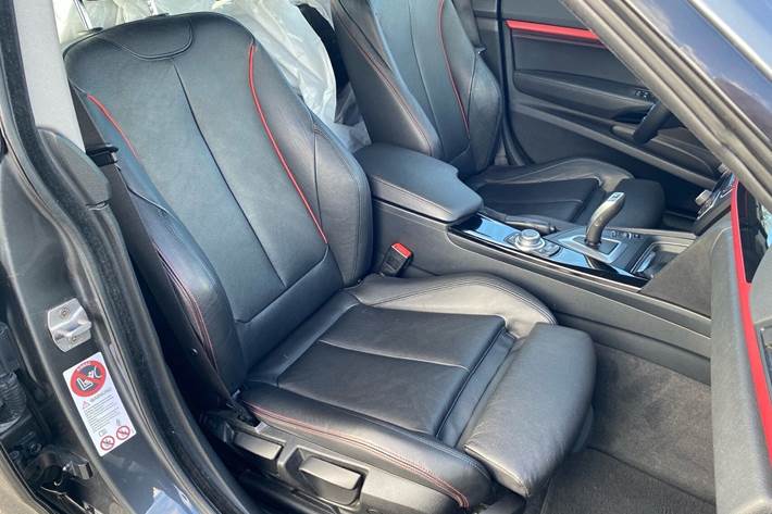 Sort BMW 325d fra 2014