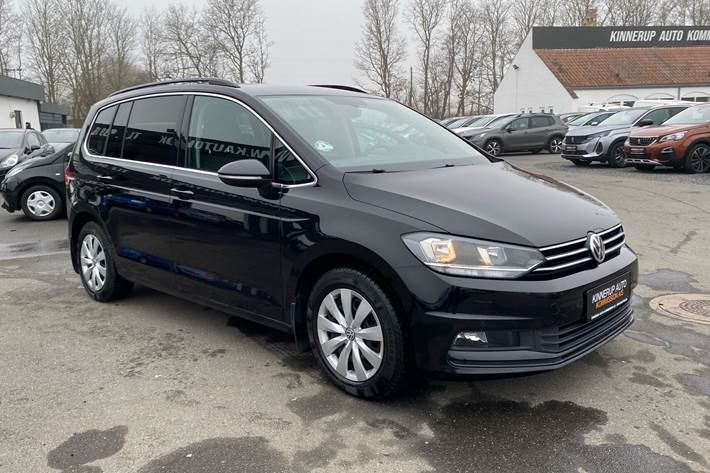 Sort VW Touran fra 2018