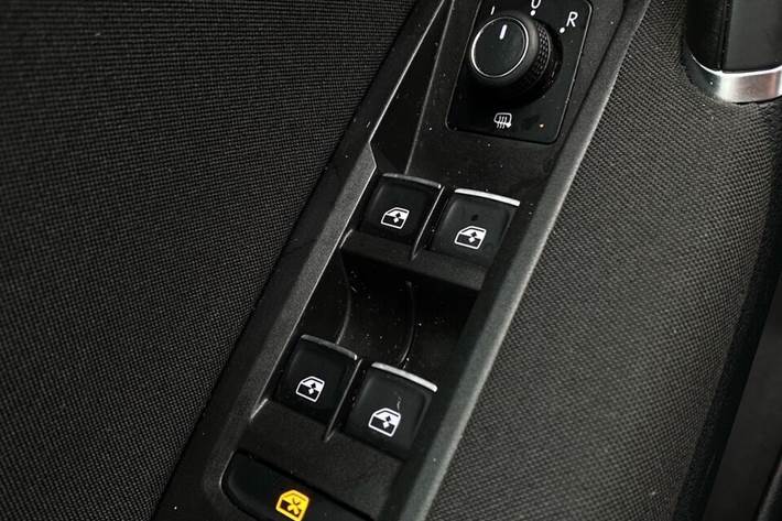 Sort VW Touran fra 2018