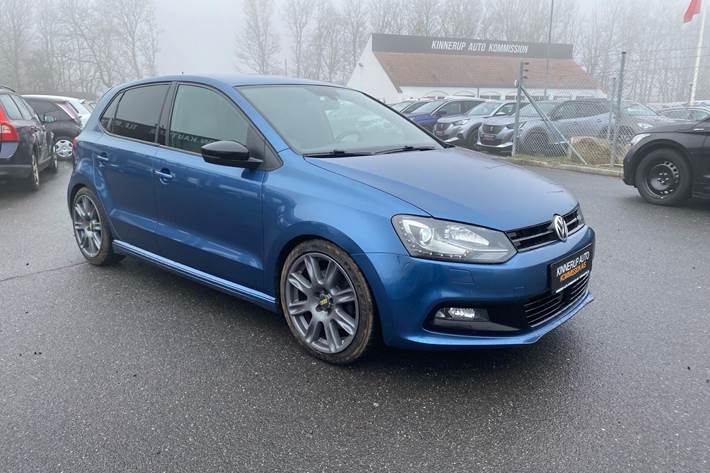 Blå VW Polo fra 2016