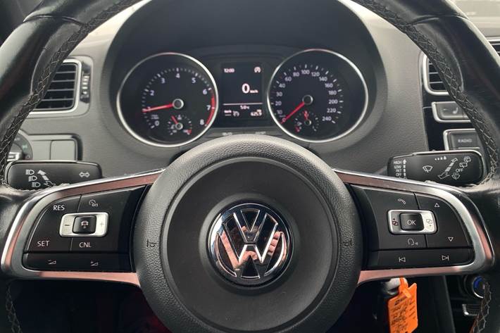 Blå VW Polo fra 2016