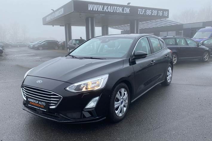 Sort Ford Focus fra 2018 set udefra