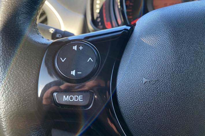 Sort Peugeot 108 fra 2016