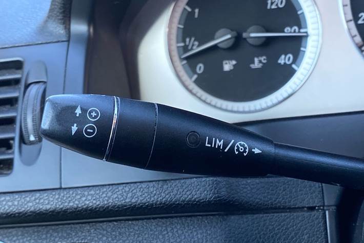 Sølv Mercedes C220 d fra 2008