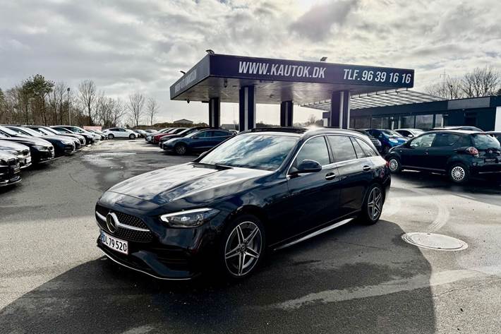 Sort Mercedes C220 d fra 2021 set udefra