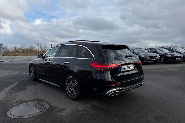 Sort Mercedes C220 d fra 2021