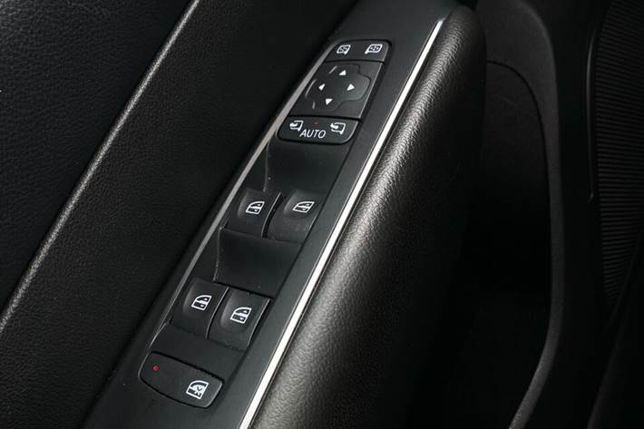 Sort Renault Talisman fra 2018