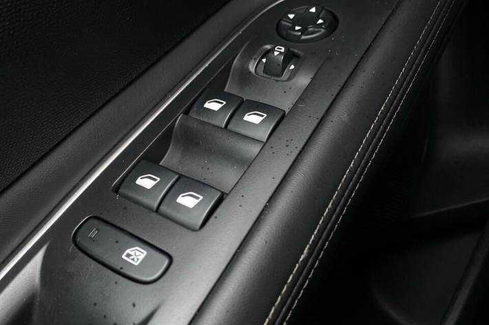 Sølv Peugeot 3008 fra 2018