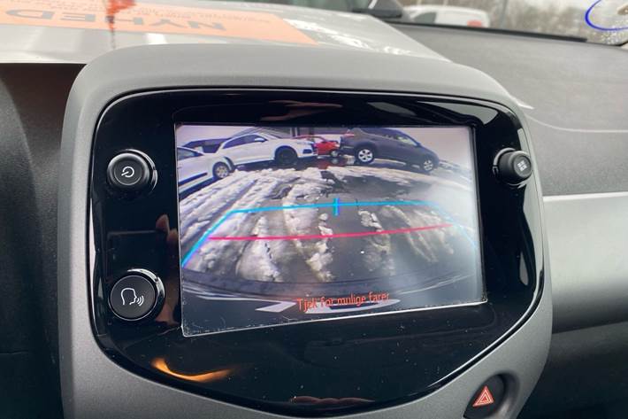 Grå Toyota Aygo fra 2021