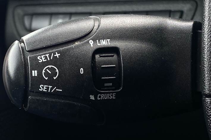 Sort Peugeot 2008 fra 2014