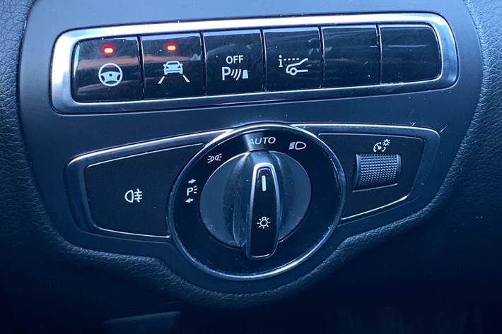 Sølv Mercedes C220 d fra 2015