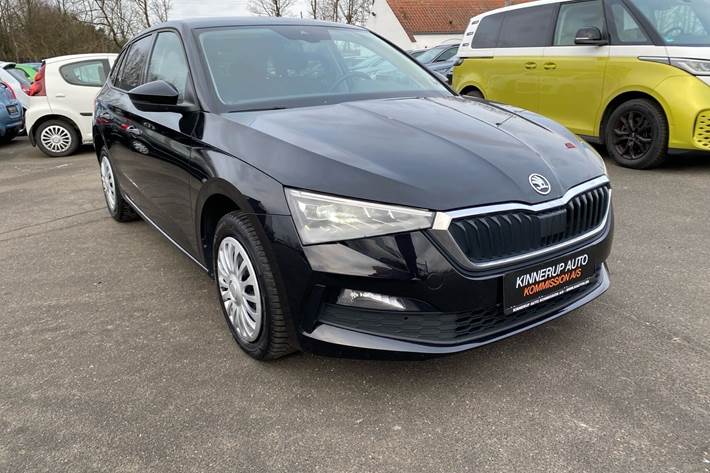 Sort Skoda Scala fra 2022