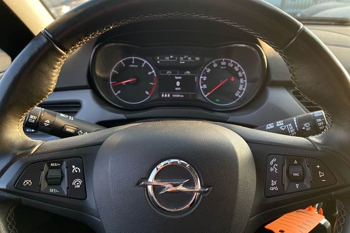 Grå Opel Corsa fra 2019