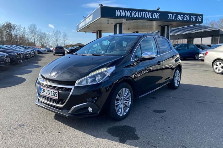 Sort Peugeot 208 fra 2017
