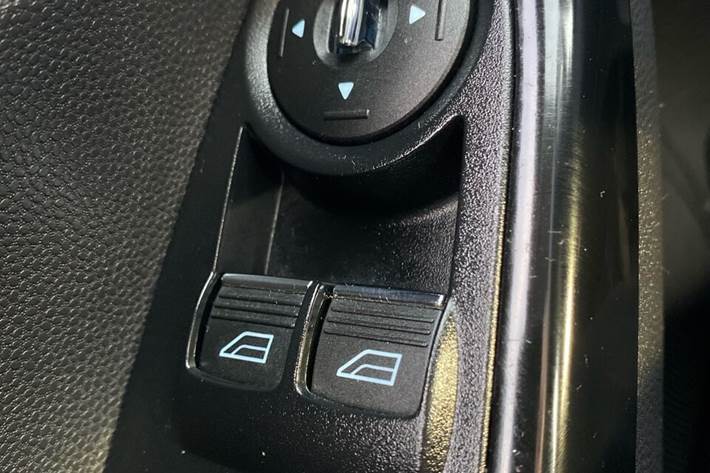 Blå Ford Fiesta fra 2013